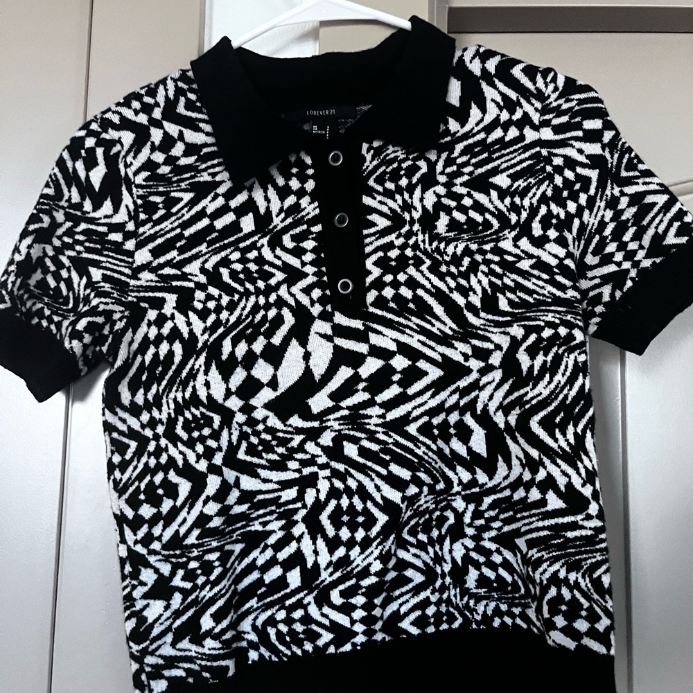 Forever 21 Monochrome Geometric Knit Top